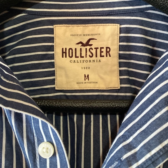 Hollister Men’s Blue Button Down Shirt Size Small - Picture 2 of 4